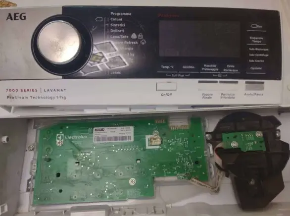 Модуль керування пральної машини Electrolux / AEG / Zanussi 913143820 1 Модуль керування пральної машини Electrolux / AEG / Zanussi 913143820