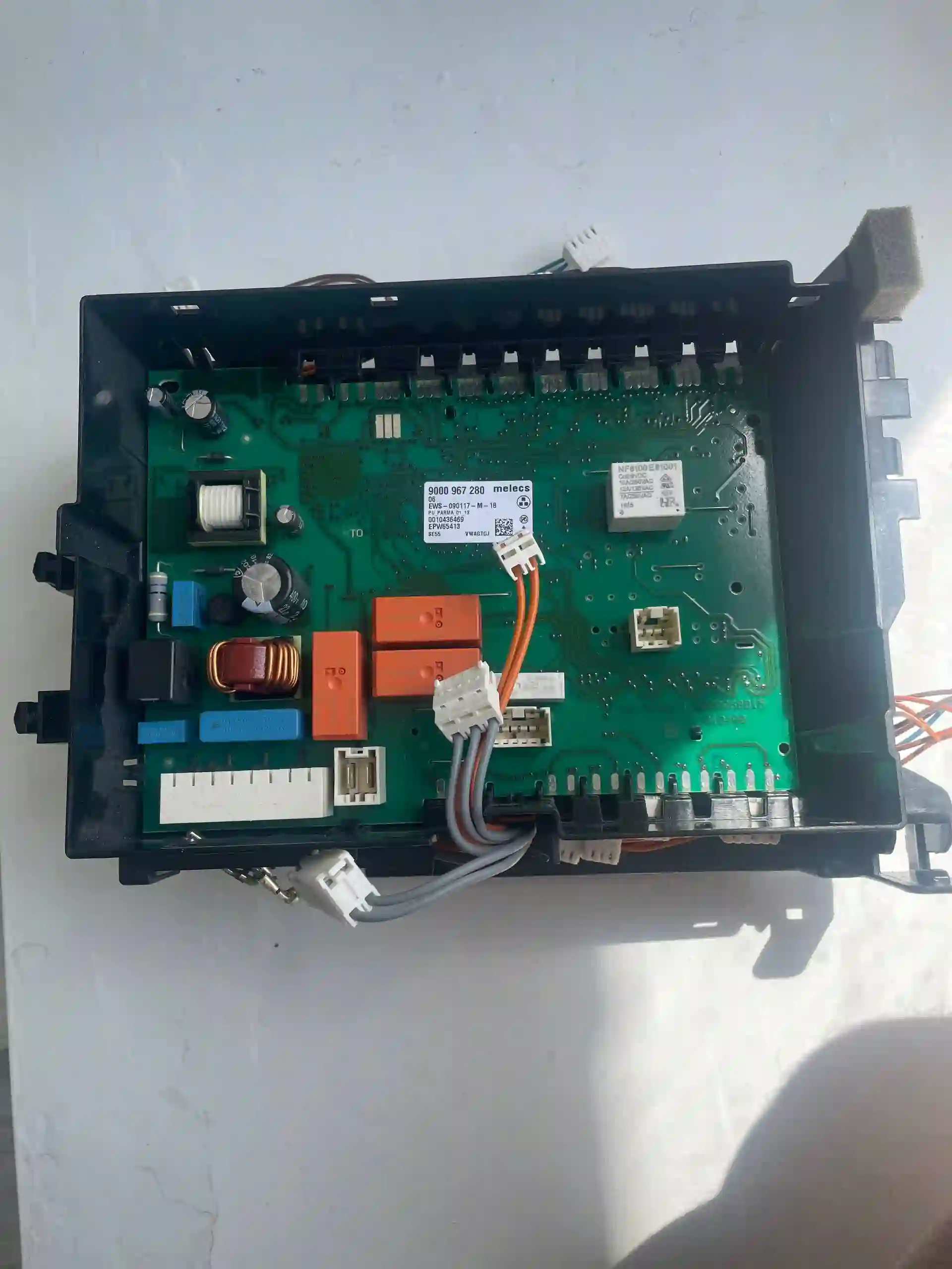 Електронний модуль (плата) пральної машини Siemens EPW65413 / Bosch 9000967280 Б/У 1 Електронний модуль (плата) пральної машини Siemens EPW65413 / Bosch 9000967280 Б/У